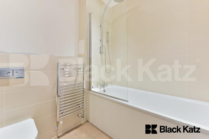 			NEW INSTRUCTION, 2 Bedroom, 1 bath, 1 reception Apartment			 Upper North Street, Poplar